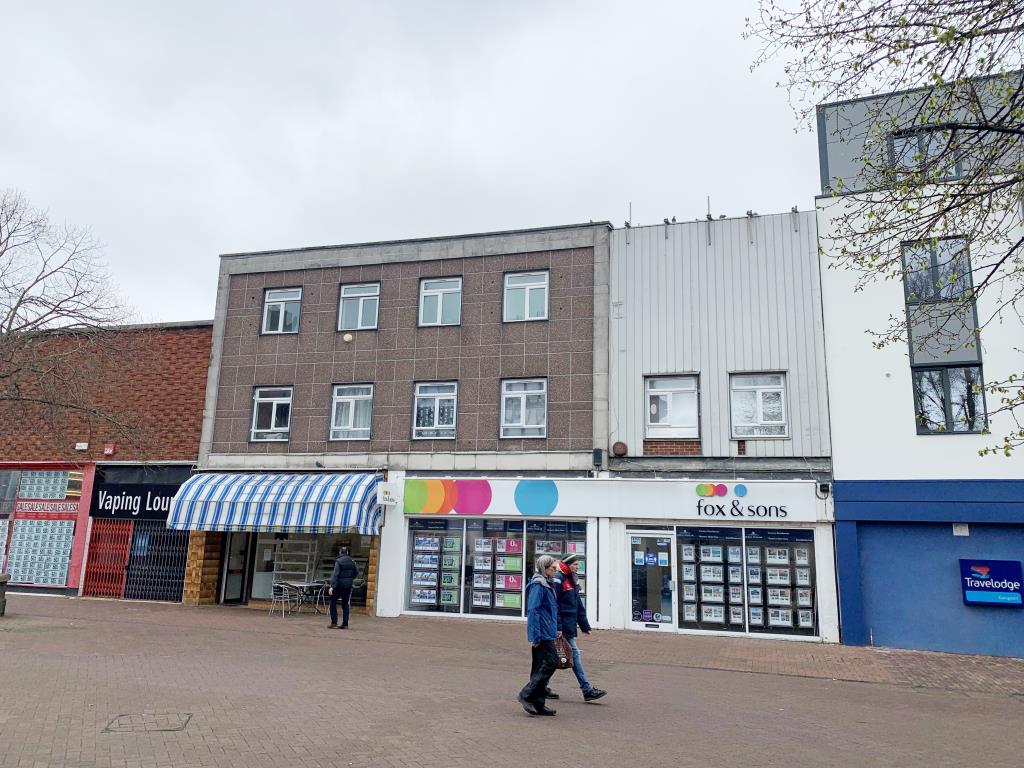 Lot: 99 - TOWN CENTRE FLAT FOR INVESTMENT -